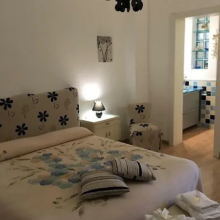 Eiren Bed&bath ゲストハウス シラクーサ